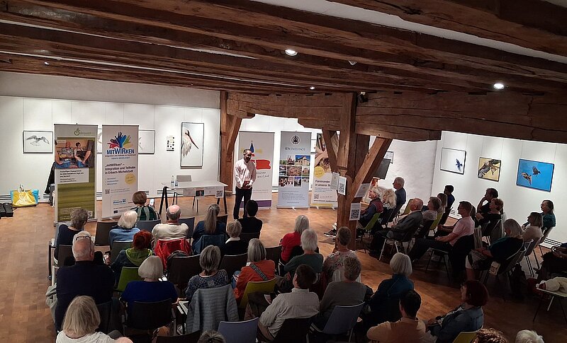 Miteinander auf Augenhöhe: Matinee & Lesung mit Dr. Umes Arunagirinathan: Wir müssen im Dialog bleiben!