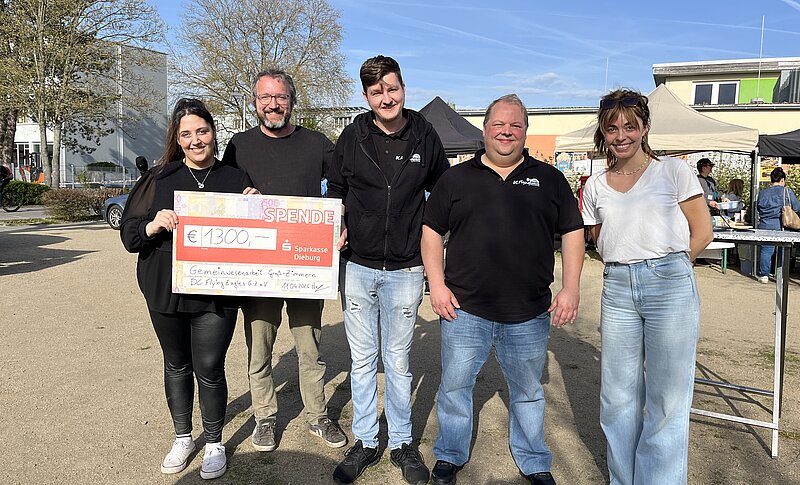 Gemeinwesenarbeit Groß-Zimmern freut sich über großzügige Spende des Dartclubs Flying Eagles e.V. für Projekte vor Ort